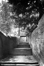 Old Church Steps 1931, Bromsgrove