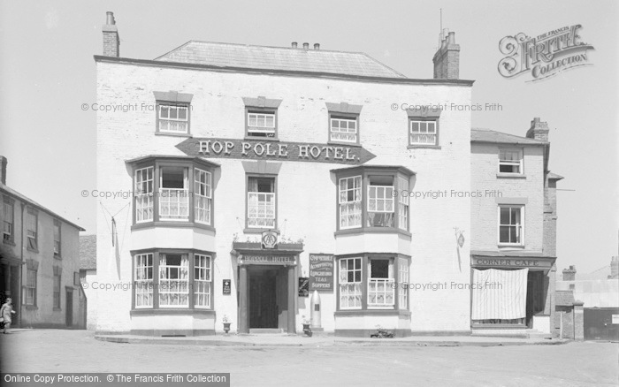 Photo of Bromyard, Hop Pole Inn c.1938