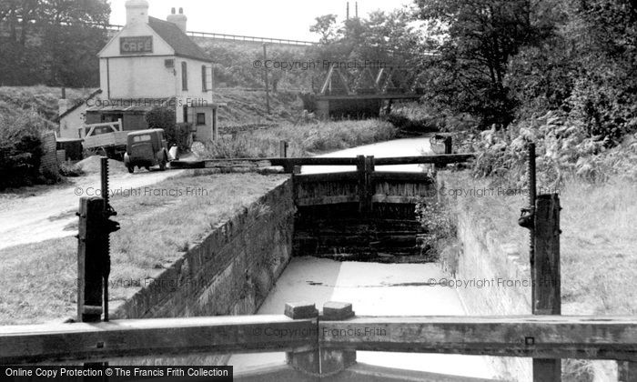 Photo of Brookwood, Basingstoke Canal c1955