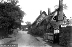 The Village 1901, Broom