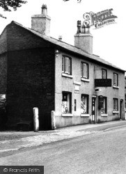 The Post Office c.1955, Broomedge