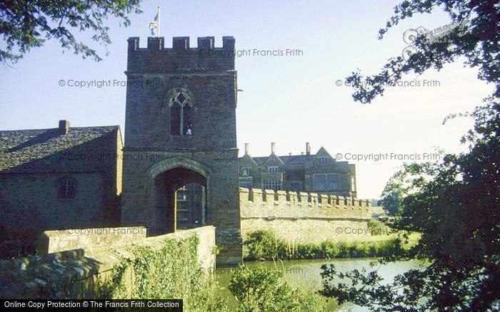 Photo of Broughton, Castle, The Gatehouse 1989