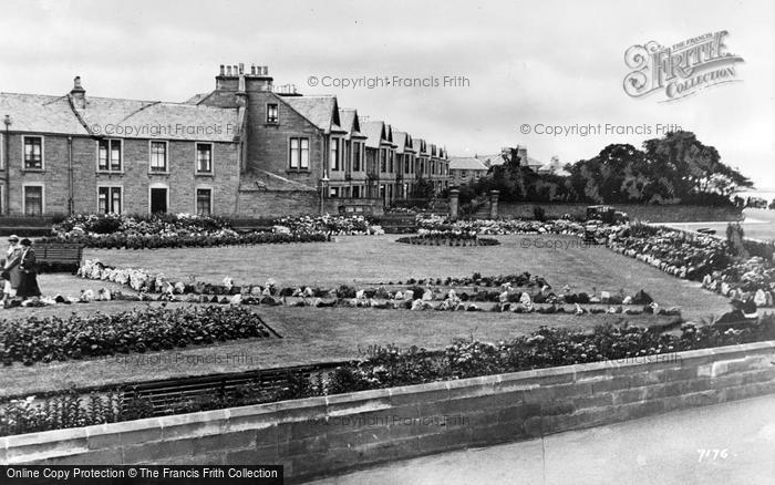 Photo of Broughty Ferry, Windmill Gardens c.1950