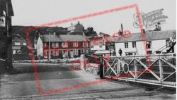 Railway Crossing c.1960, Brynmenyn
