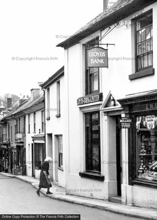 Photo of Buckfastleigh, Fore Street, Lloyds Bank 1952