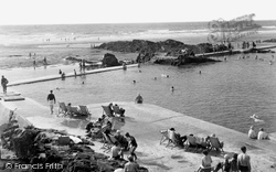 The Swimming Pool 1949, Bude