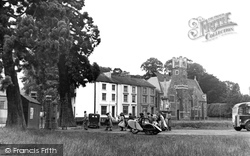The Groe Gates 1951, Builth Wells
