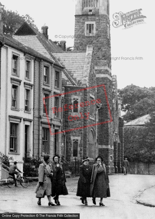 Photo of Builth Wells, Women In The Strand 1951