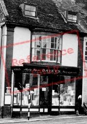 Davey's, Market Place c.1960, Bungay