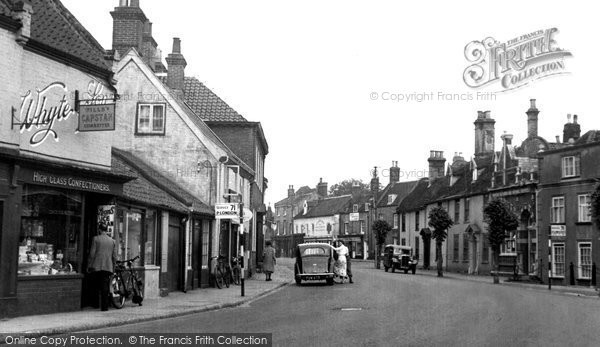 Photo of Bungay, Earsham Street c.1960