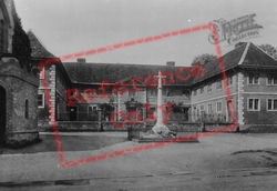 The War Memorial And Almshouses 1922, Buntingford