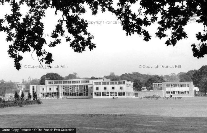 Photo of Burgess Hill, Oakmeeds School c.1960
