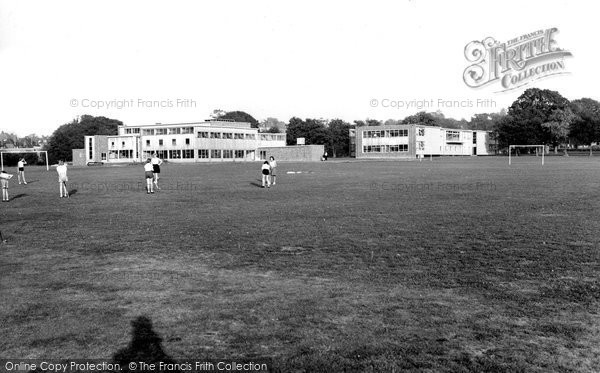 Photo of Burgess Hill, Oakmeeds School c1960