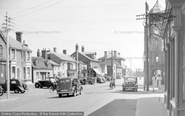 Photo of Burnham On Crouch, High Street c.1950