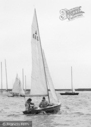 Burnham-on-Crouch, Sailing On The River Crouch c.1960, Burnham-on-Crouch