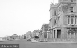 Promenade From The East c.1950, Burnham-on-Sea