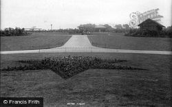 Queen's Park 1895, Burnley