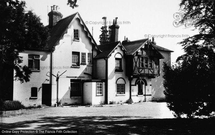 Photo of Bursledon, Oak Hill Hotel c.1963