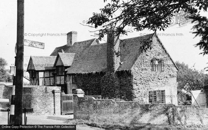Photo of Bursledon, The Dolphin c.1960