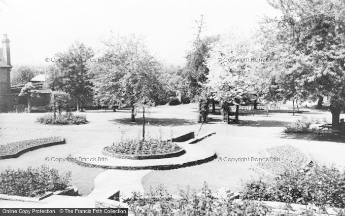 Photo of Burton Upon Trent, Stapenhill Gardens c.1960