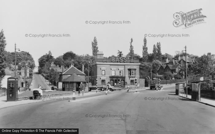 Photo of Burton upon Trent, the Swan Corner 1951