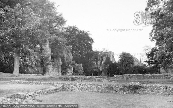 Photo of Bury St Edmunds, Abbey Ruins c.1955