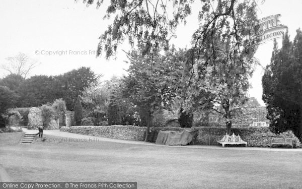 Photo of Bury St Edmunds, Cloister Gardens c.1955