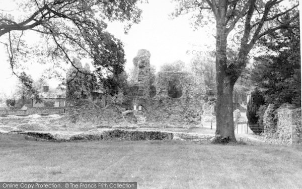 Photo of Bury St Edmunds, Cloister Gardens c.1965