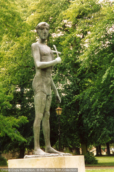 Photo of Bury St Edmunds, Frink Sculpture 2004
