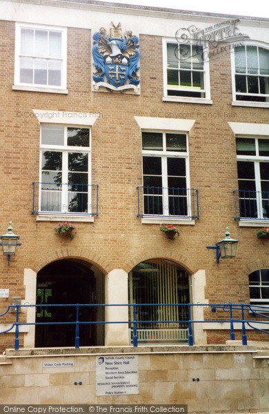 Photo of Bury St Edmunds, New Shire Hall 2004