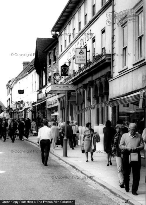 Photo of Bury St Edmunds, Suffolk Hotel, The Butter Market c.1965
