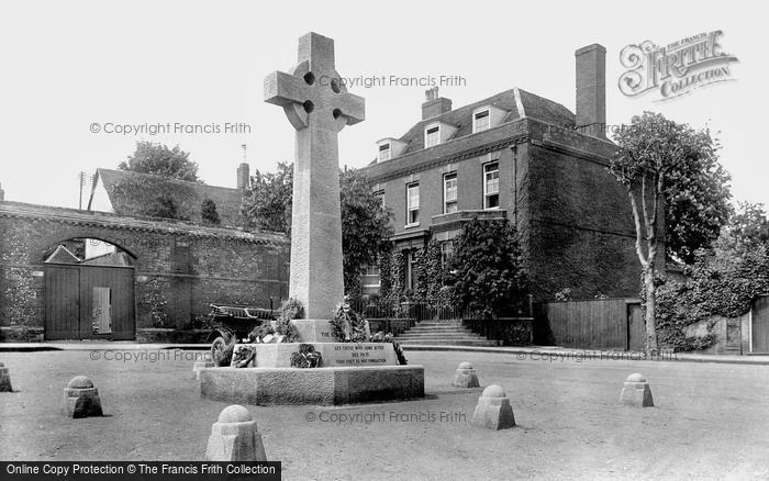 Photo of Bury St Edmunds, War Memorial 1922