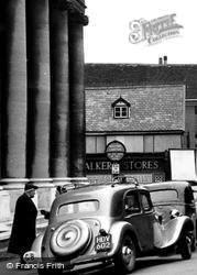 Women Chatting, Abbeygate Street c.1950, Bury St Edmunds
