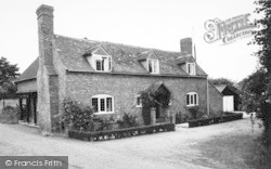 The Cottage c.1960, Bushley