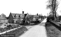 The Village c.1960, Bushley