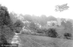 Village 1910, Bussage