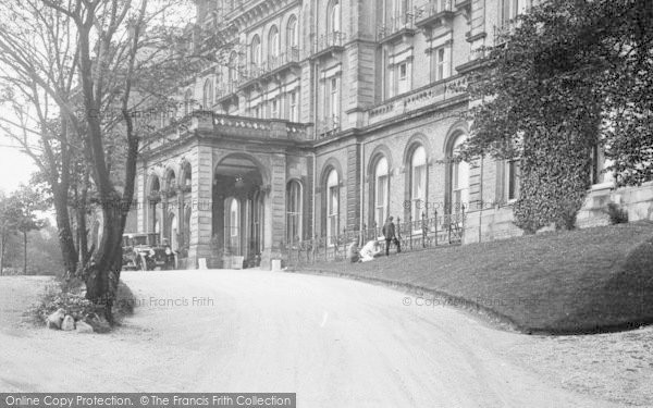 Photo of Buxton, Palace Hotel And Groundsmen 1923