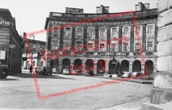 The Crescent 1961, Buxton