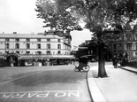 The Square 1932, Buxton