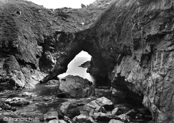 Devil's Frying Pan 1911, Cadgwith