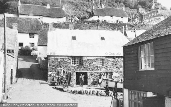 Photo of Cadgwith, New Road c.1960