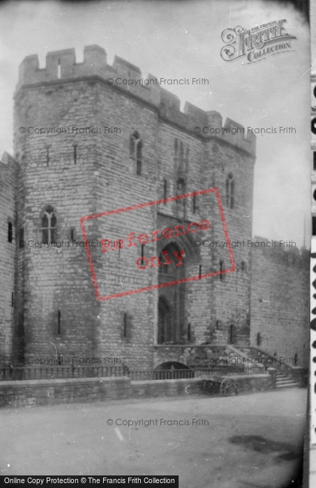 Photo of Caernarfon, Castle Entrance 1921