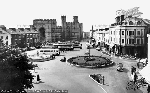 Photo of Caernarfon, Castle Square 1959