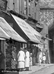 Shopping In The Town 1921, Caernarfon