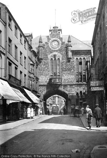 Photo of Caernarfon, The Guildhall 1921