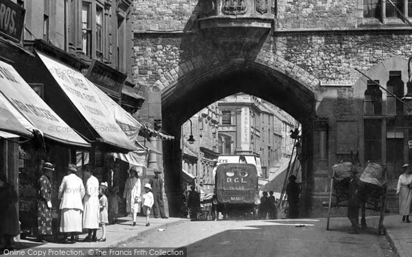 Photo of Caernarfon, The Guildhall Arch 1921