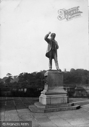 The Right Hon D Lloyd George's Statue 1933, Caernarfon