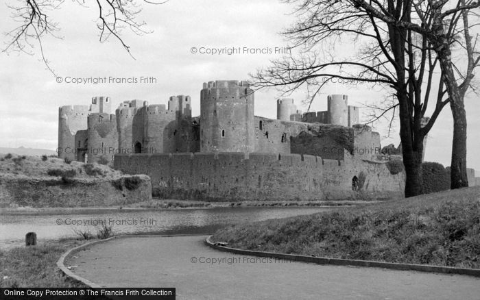 Photo of Caerphilly, Castle 1962