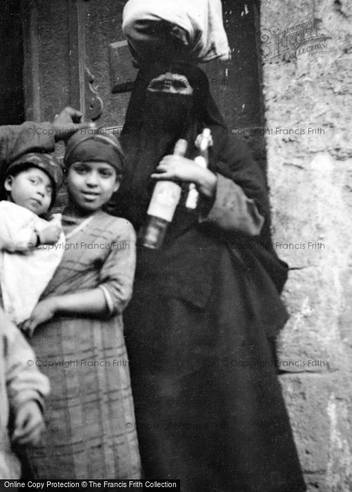 Photo of Cairo, A Local Family c.1935