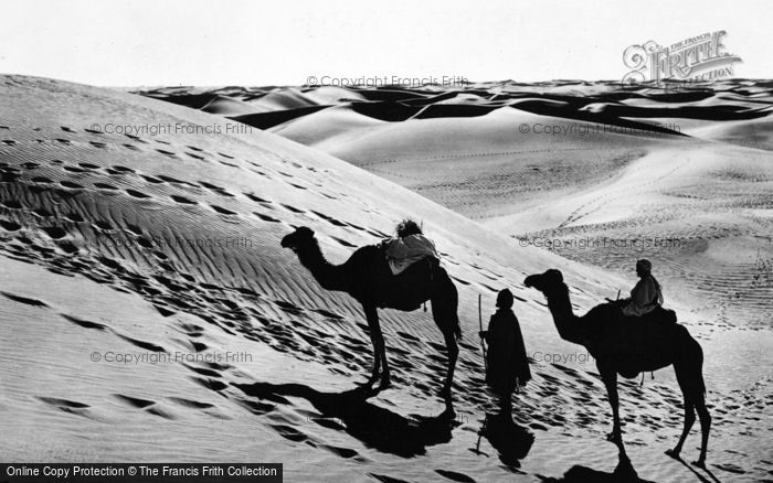 Photo of Cairo, The Passage In The Desert c.1930